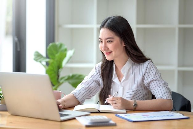 Trợ Lý Tổng Giám Đốc Làm Những Gì? Công Việc, Kỹ Năng Và Yêu Cầu